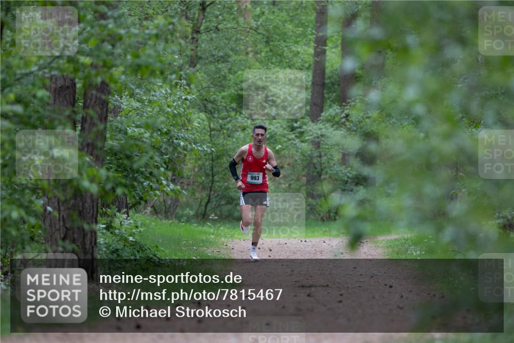 04.05.2025 - 8. Wedeler Halbmarathon Michael Strokosch http://msf.ph/oto/7815467 04.05.2025 10:29:25 Laufen 993 meine-sportfotos.de