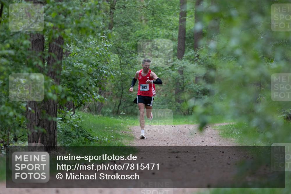 04.05.2025 - 8. Wedeler Halbmarathon Michael Strokosch http://msf.ph/oto/7815471 04.05.2025 10:29:25 Laufen 993 meine-sportfotos.de