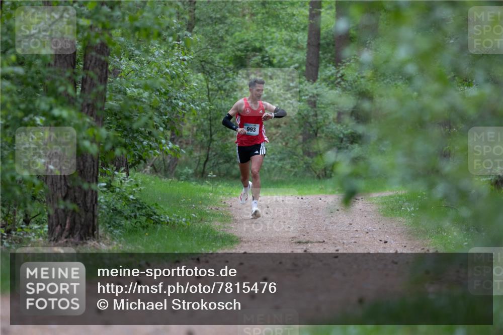 04.05.2025 - 8. Wedeler Halbmarathon Michael Strokosch http://msf.ph/oto/7815476 04.05.2025 10:29:25 Laufen  meine-sportfotos.de