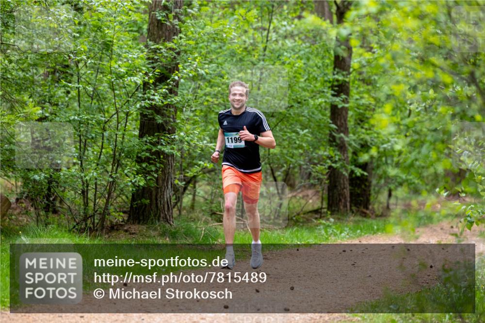 04.05.2025 - 8. Wedeler Halbmarathon Michael Strokosch http://msf.ph/oto/7815489 04.05.2025 10:29:31 Laufen 1199, 381 meine-sportfotos.de