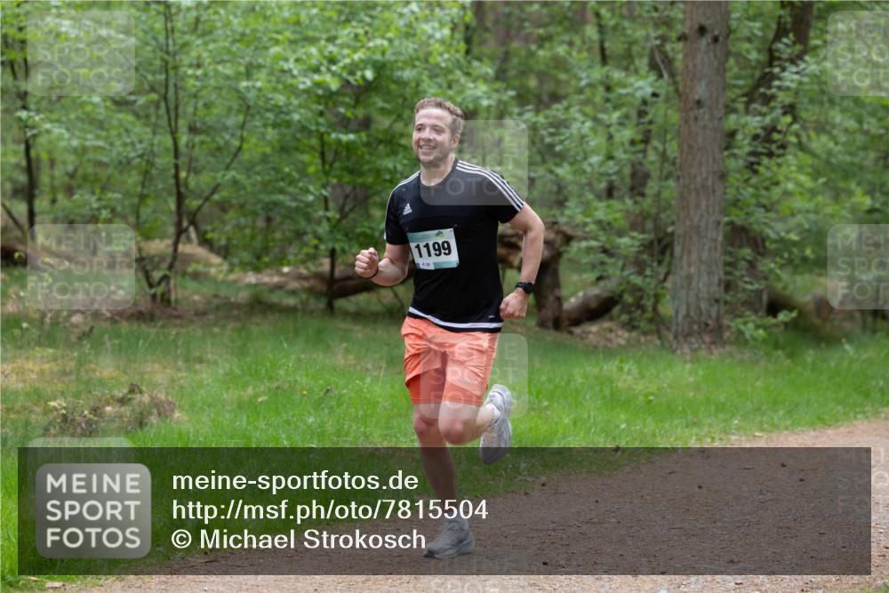 04.05.2025 - 8. Wedeler Halbmarathon Michael Strokosch http://msf.ph/oto/7815504 04.05.2025 10:29:34 Laufen 1199, 38, 1 meine-sportfotos.de