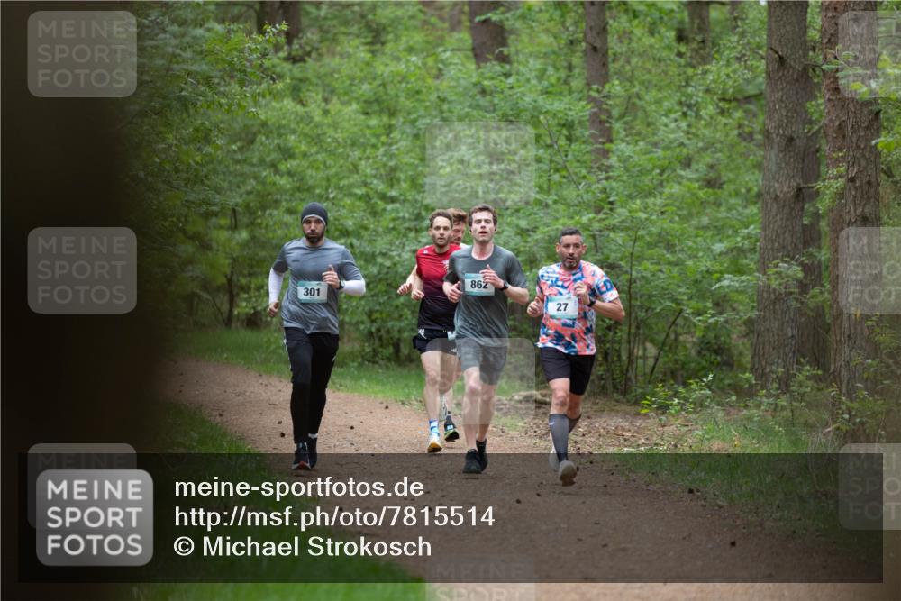 04.05.2025 - 8. Wedeler Halbmarathon Michael Strokosch http://msf.ph/oto/7815514 04.05.2025 10:30:52 Laufen 862, 301, 27 meine-sportfotos.de