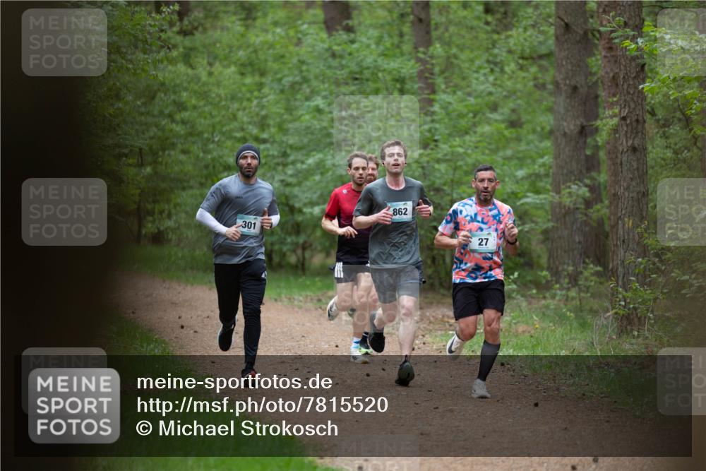 04.05.2025 - 8. Wedeler Halbmarathon Michael Strokosch http://msf.ph/oto/7815520 04.05.2025 10:30:53 Laufen 301, 862, 27 meine-sportfotos.de