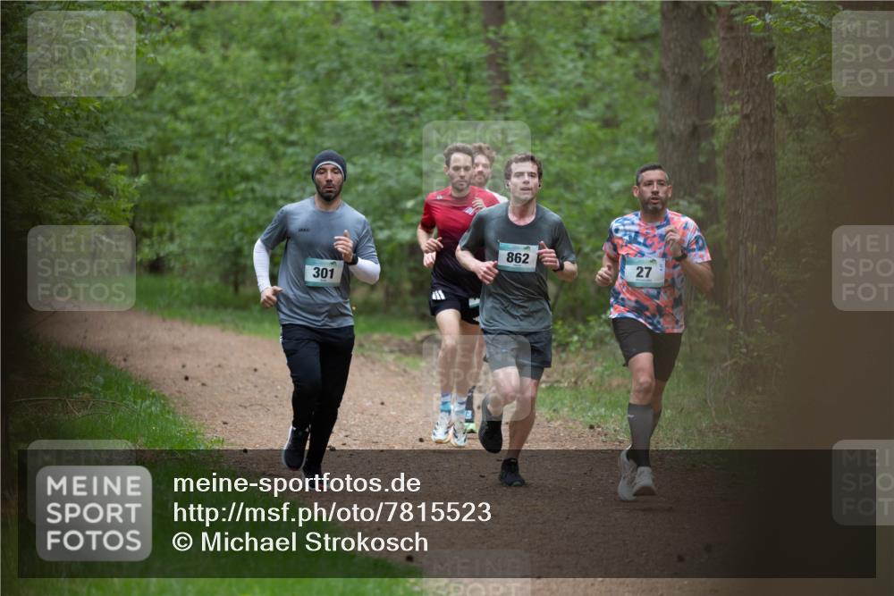 04.05.2025 - 8. Wedeler Halbmarathon Michael Strokosch http://msf.ph/oto/7815523 04.05.2025 10:30:53 Laufen 301, 862, 27 meine-sportfotos.de
