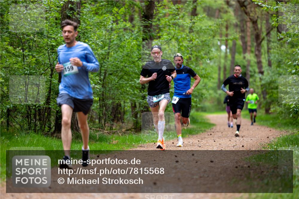 04.05.2025 - 8. Wedeler Halbmarathon Michael Strokosch http://msf.ph/oto/7815568 04.05.2025 10:31:21 Laufen 159, 108, 59 meine-sportfotos.de