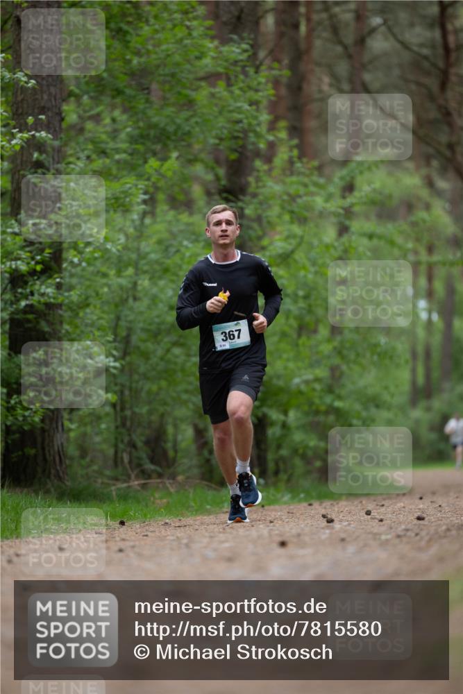 04.05.2025 - 8. Wedeler Halbmarathon Michael Strokosch http://msf.ph/oto/7815580 04.05.2025 10:31:46 Laufen 367 meine-sportfotos.de