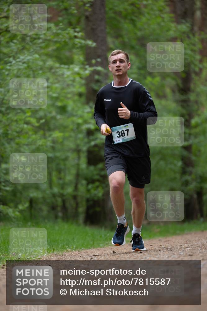 04.05.2025 - 8. Wedeler Halbmarathon Michael Strokosch http://msf.ph/oto/7815587 04.05.2025 10:31:48 Laufen 367, 89 meine-sportfotos.de