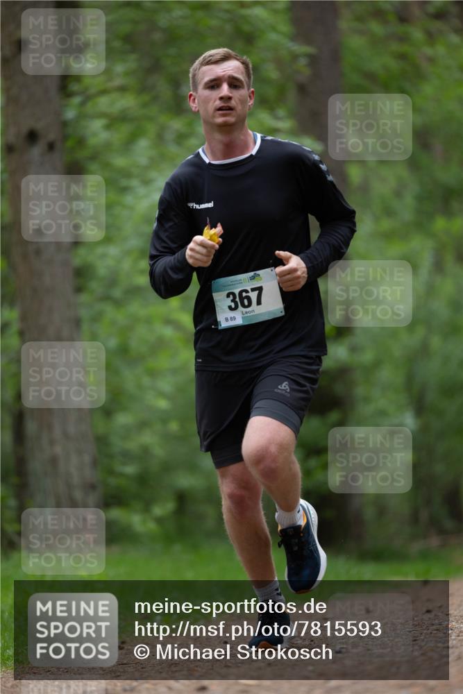 04.05.2025 - 8. Wedeler Halbmarathon Michael Strokosch http://msf.ph/oto/7815593 04.05.2025 10:31:49 Laufen 367, 89 meine-sportfotos.de