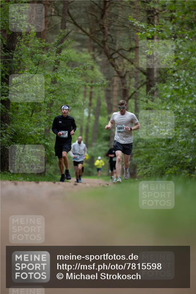 04.05.2025 - 8. Wedeler Halbmarathon Michael Strokosch http://msf.ph/oto/7815598 04.05.2025 10:32:09 Laufen 1092 meine-sportfotos.de