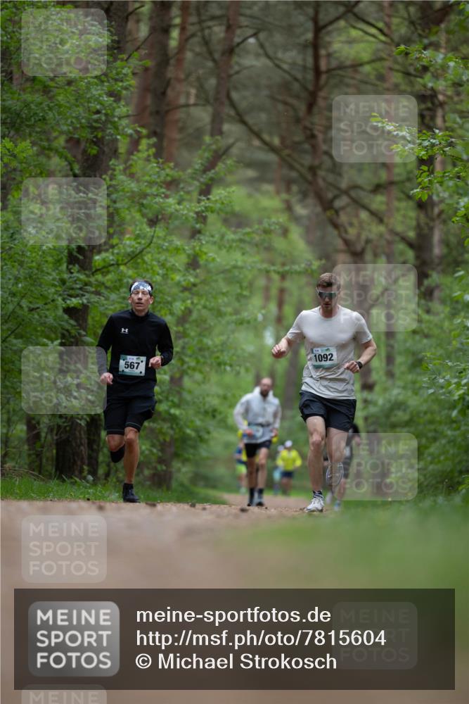 04.05.2025 - 8. Wedeler Halbmarathon Michael Strokosch http://msf.ph/oto/7815604 04.05.2025 10:32:10 Laufen 3, 567, 1092 meine-sportfotos.de