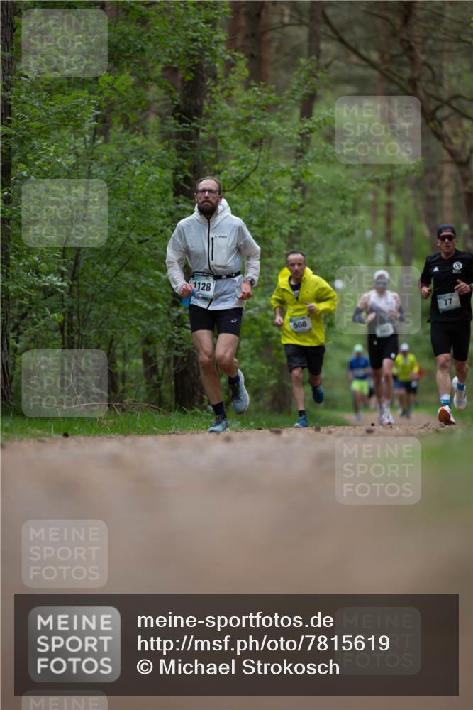 04.05.2025 - 8. Wedeler Halbmarathon Michael Strokosch http://msf.ph/oto/7815619 04.05.2025 10:32:17 Laufen 1128, 508, 77 meine-sportfotos.de