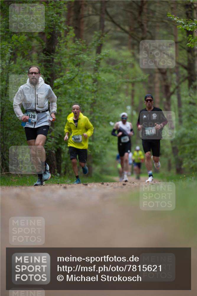 04.05.2025 - 8. Wedeler Halbmarathon Michael Strokosch http://msf.ph/oto/7815621 04.05.2025 10:32:18 Laufen 128, 508, 77 meine-sportfotos.de