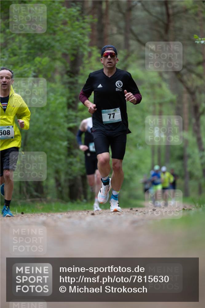04.05.2025 - 8. Wedeler Halbmarathon Michael Strokosch http://msf.ph/oto/7815630 04.05.2025 10:32:22 Laufen 508, 77 meine-sportfotos.de