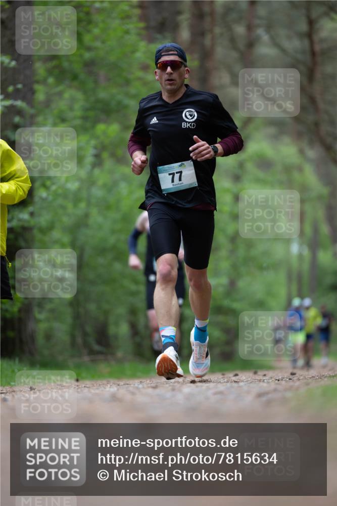 04.05.2025 - 8. Wedeler Halbmarathon Michael Strokosch http://msf.ph/oto/7815634 04.05.2025 10:32:23 Laufen 77 meine-sportfotos.de