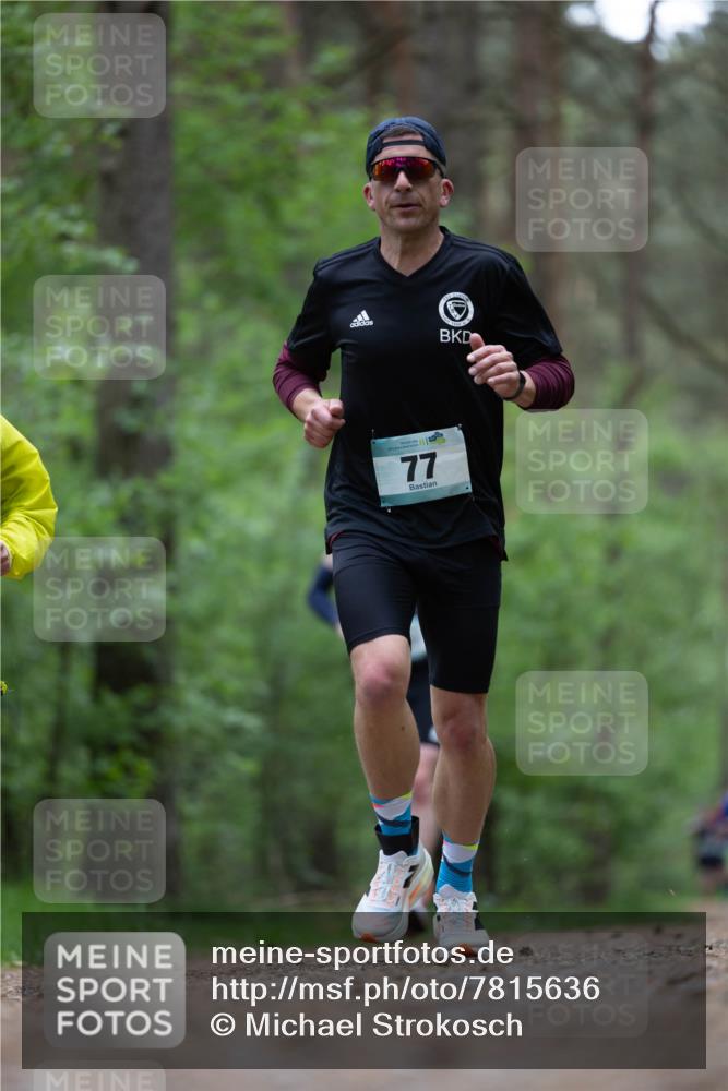 04.05.2025 - 8. Wedeler Halbmarathon Michael Strokosch http://msf.ph/oto/7815636 04.05.2025 10:32:23 Laufen 77 meine-sportfotos.de