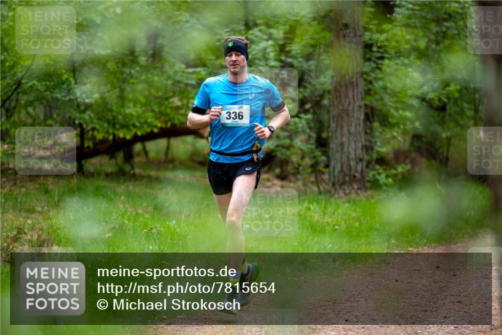 04.05.2025 - 8. Wedeler Halbmarathon Michael Strokosch http://msf.ph/oto/7815654 04.05.2025 10:32:57 Laufen 336 meine-sportfotos.de