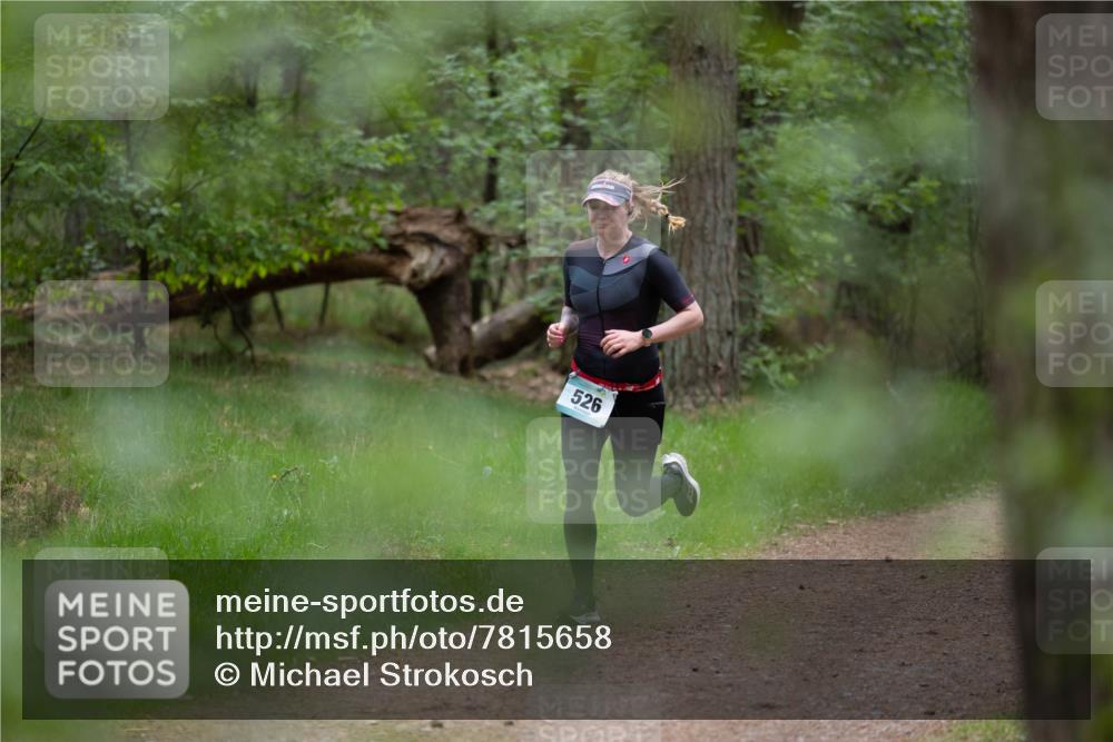 04.05.2025 - 8. Wedeler Halbmarathon Michael Strokosch http://msf.ph/oto/7815658 04.05.2025 10:32:58 Laufen 526 meine-sportfotos.de