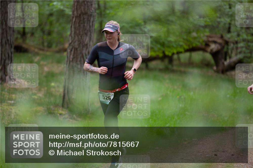 04.05.2025 - 8. Wedeler Halbmarathon Michael Strokosch http://msf.ph/oto/7815667 04.05.2025 10:33:00 Laufen 526 meine-sportfotos.de
