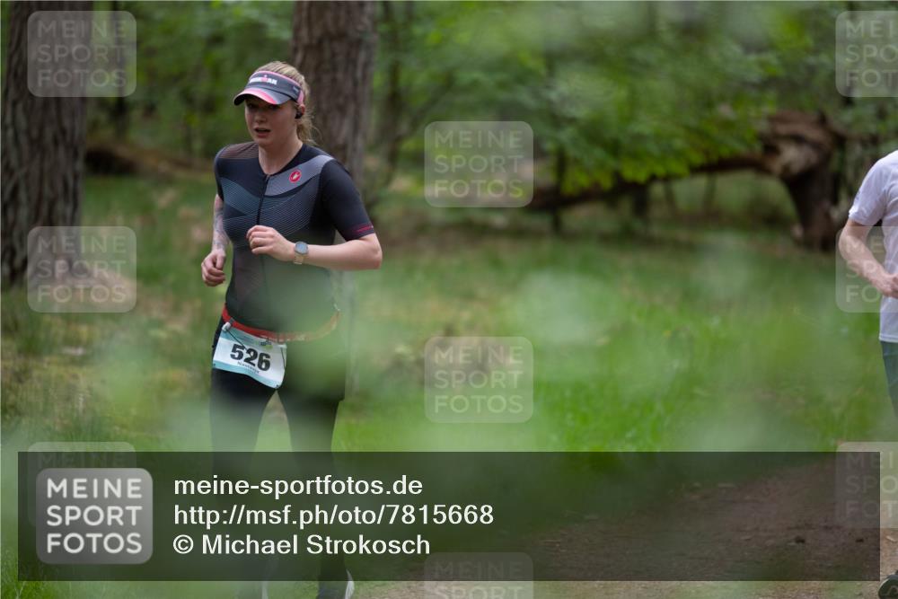 04.05.2025 - 8. Wedeler Halbmarathon Michael Strokosch http://msf.ph/oto/7815668 04.05.2025 10:33:00 Laufen 526 meine-sportfotos.de