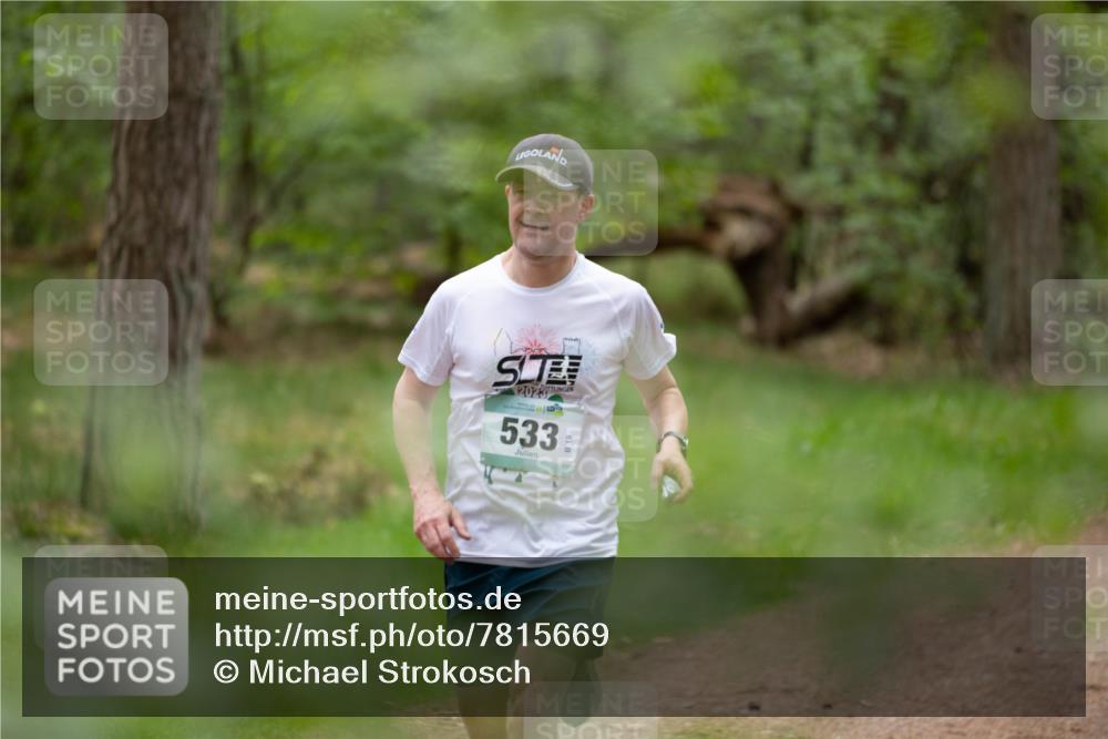 04.05.2025 - 8. Wedeler Halbmarathon Michael Strokosch http://msf.ph/oto/7815669 04.05.2025 10:33:01 Laufen 202, 533, 19 meine-sportfotos.de