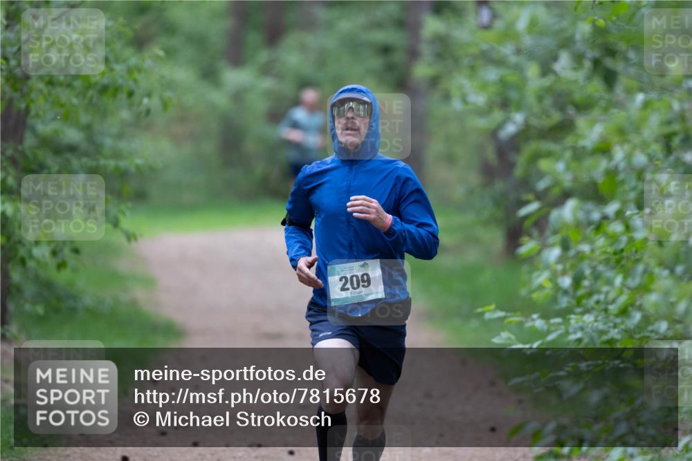 04.05.2025 - 8. Wedeler Halbmarathon Michael Strokosch http://msf.ph/oto/7815678 04.05.2025 10:34:12 Laufen 209 meine-sportfotos.de