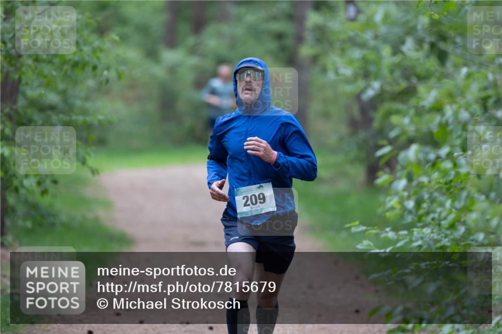 04.05.2025 - 8. Wedeler Halbmarathon Michael Strokosch http://msf.ph/oto/7815679 04.05.2025 10:34:12 Laufen 209 meine-sportfotos.de