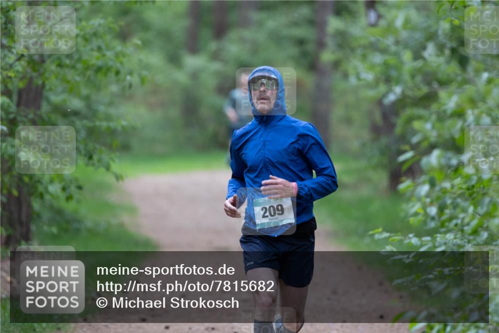 04.05.2025 - 8. Wedeler Halbmarathon Michael Strokosch http://msf.ph/oto/7815682 04.05.2025 10:34:12 Laufen 209 meine-sportfotos.de