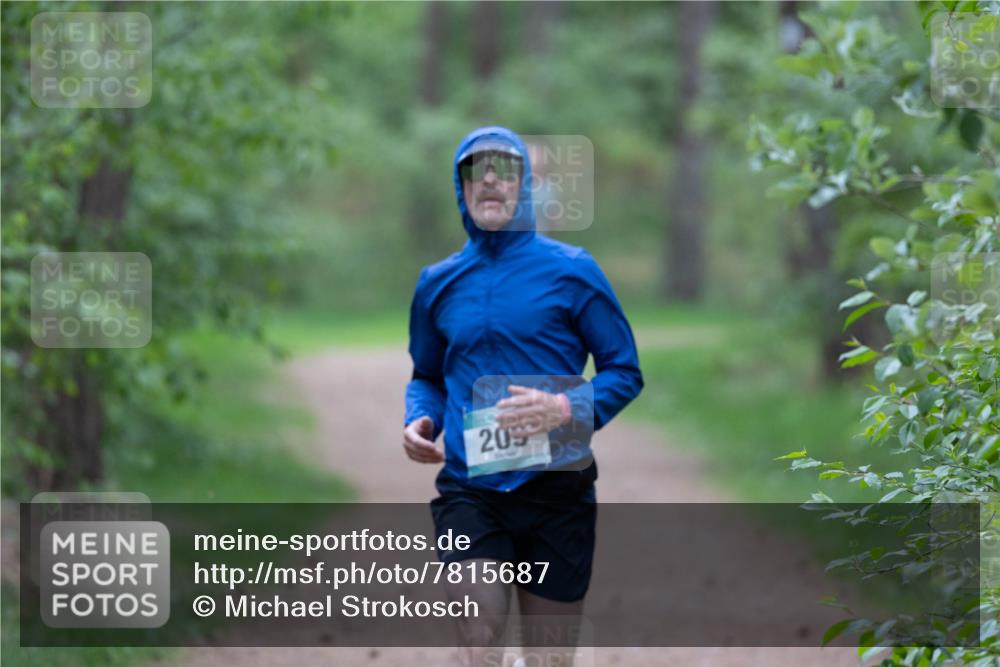 04.05.2025 - 8. Wedeler Halbmarathon Michael Strokosch http://msf.ph/oto/7815687 04.05.2025 10:34:13 Laufen 20 meine-sportfotos.de
