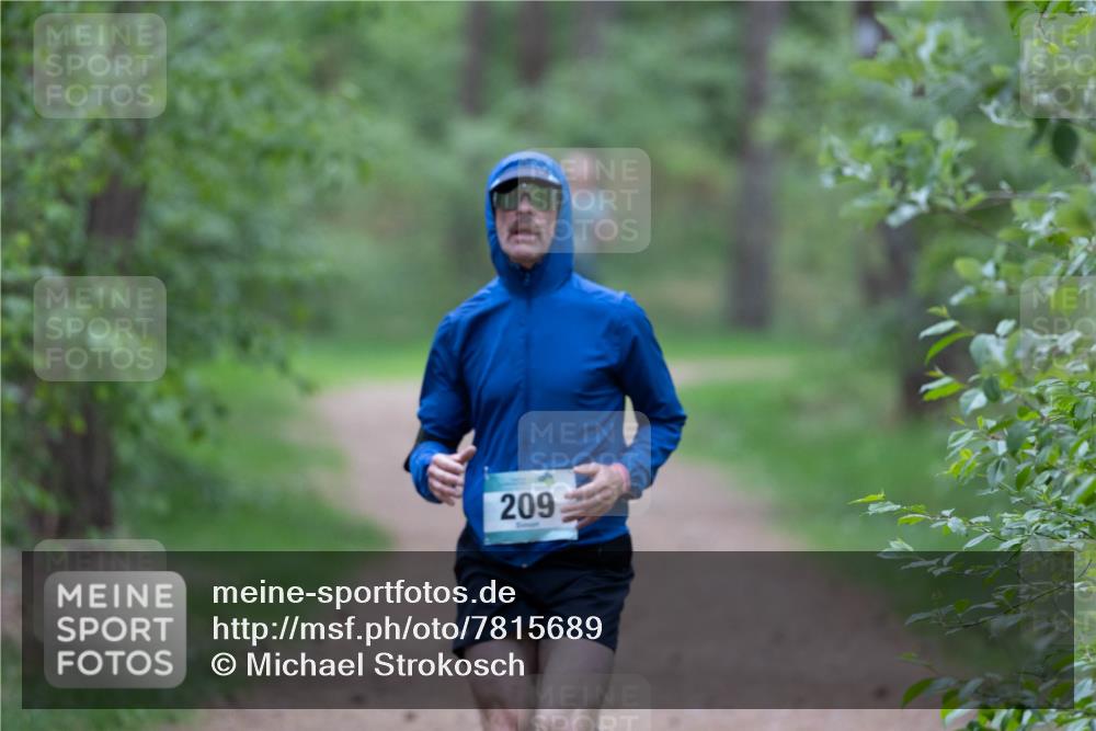 04.05.2025 - 8. Wedeler Halbmarathon Michael Strokosch http://msf.ph/oto/7815689 04.05.2025 10:34:13 Laufen 209 meine-sportfotos.de