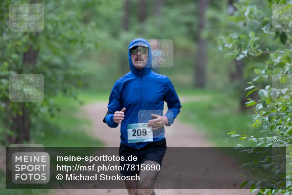 04.05.2025 - 8. Wedeler Halbmarathon Michael Strokosch http://msf.ph/oto/7815690 04.05.2025 10:34:13 Laufen 209 meine-sportfotos.de