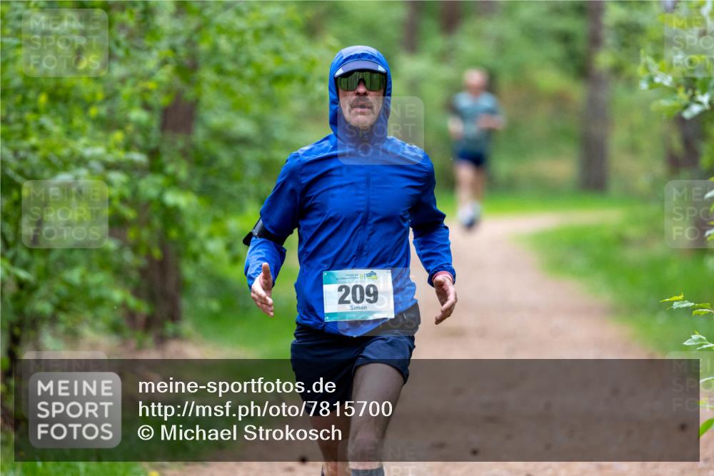 04.05.2025 - 8. Wedeler Halbmarathon Michael Strokosch http://msf.ph/oto/7815700 04.05.2025 10:34:14 Laufen 16, 25, 209 meine-sportfotos.de