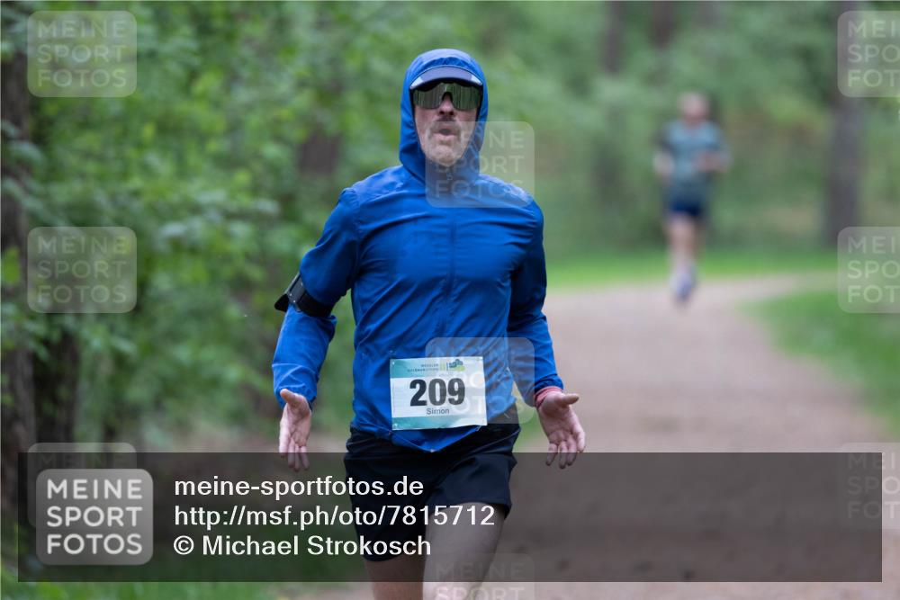 04.05.2025 - 8. Wedeler Halbmarathon Michael Strokosch http://msf.ph/oto/7815712 04.05.2025 10:34:14 Laufen 209 meine-sportfotos.de