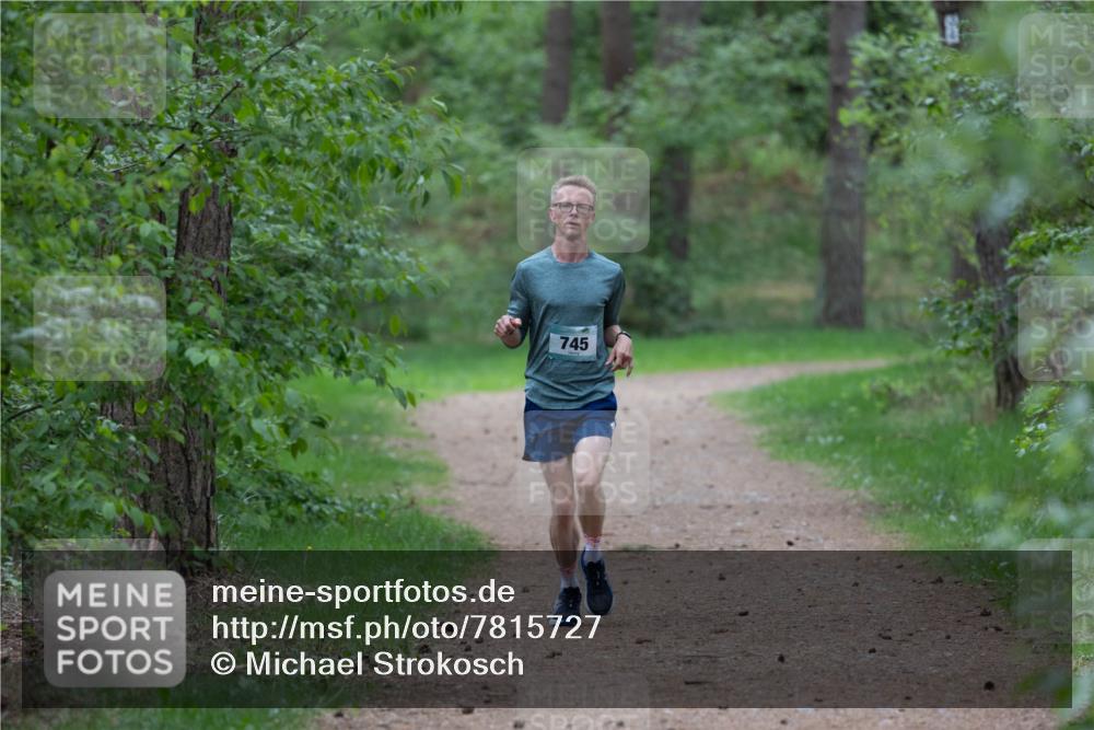 04.05.2025 - 8. Wedeler Halbmarathon Michael Strokosch http://msf.ph/oto/7815727 04.05.2025 10:34:28 Laufen 745 meine-sportfotos.de