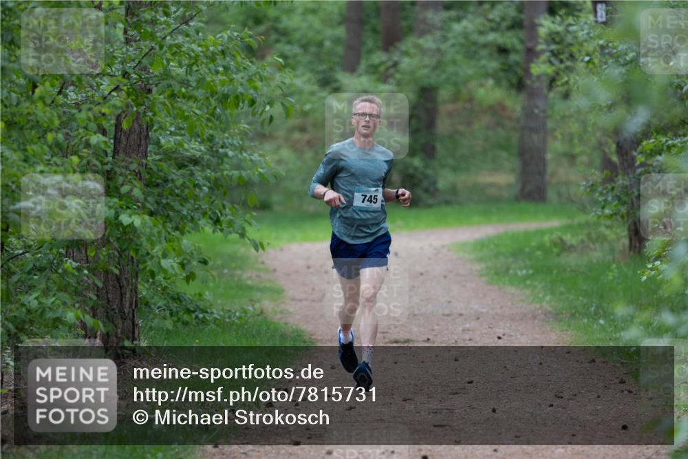 04.05.2025 - 8. Wedeler Halbmarathon Michael Strokosch http://msf.ph/oto/7815731 04.05.2025 10:34:28 Laufen 745 meine-sportfotos.de