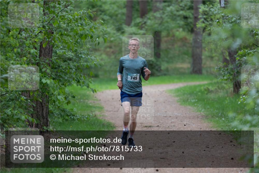04.05.2025 - 8. Wedeler Halbmarathon Michael Strokosch http://msf.ph/oto/7815733 04.05.2025 10:34:28 Laufen 745 meine-sportfotos.de