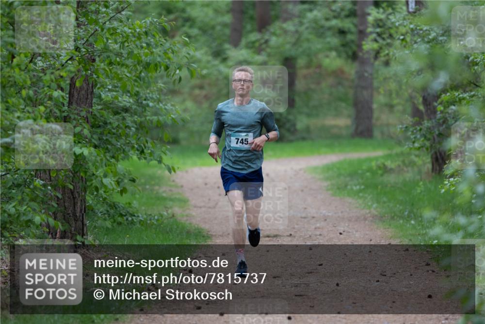04.05.2025 - 8. Wedeler Halbmarathon Michael Strokosch http://msf.ph/oto/7815737 04.05.2025 10:34:28 Laufen 745 meine-sportfotos.de