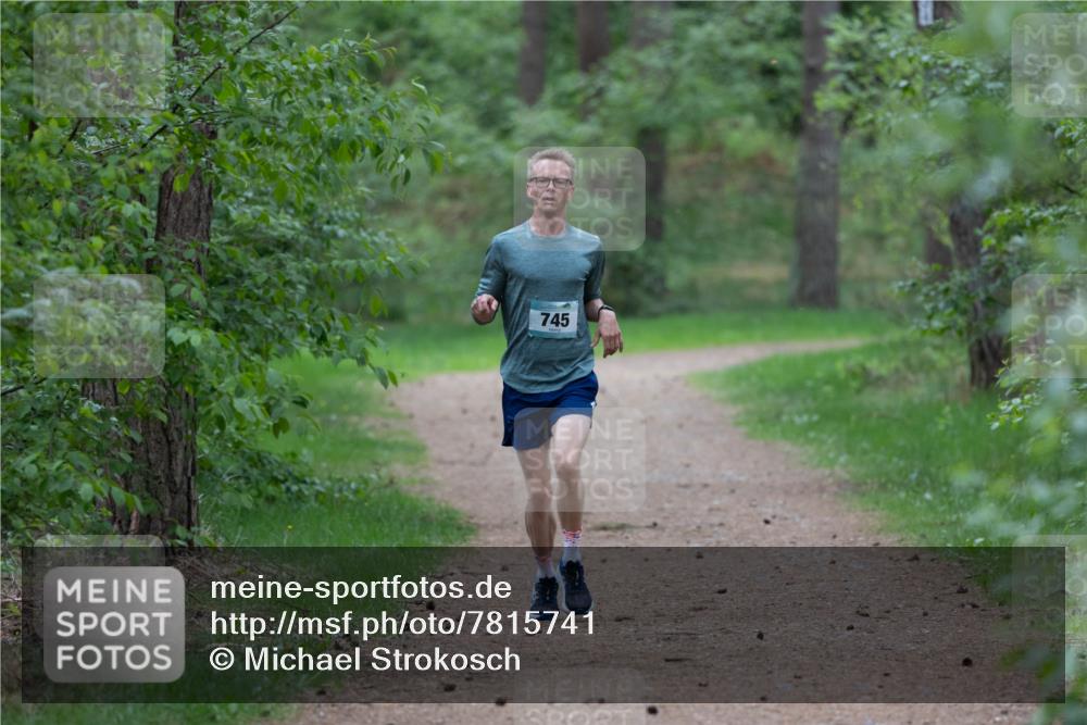 04.05.2025 - 8. Wedeler Halbmarathon Michael Strokosch http://msf.ph/oto/7815741 04.05.2025 10:34:28 Laufen 745 meine-sportfotos.de