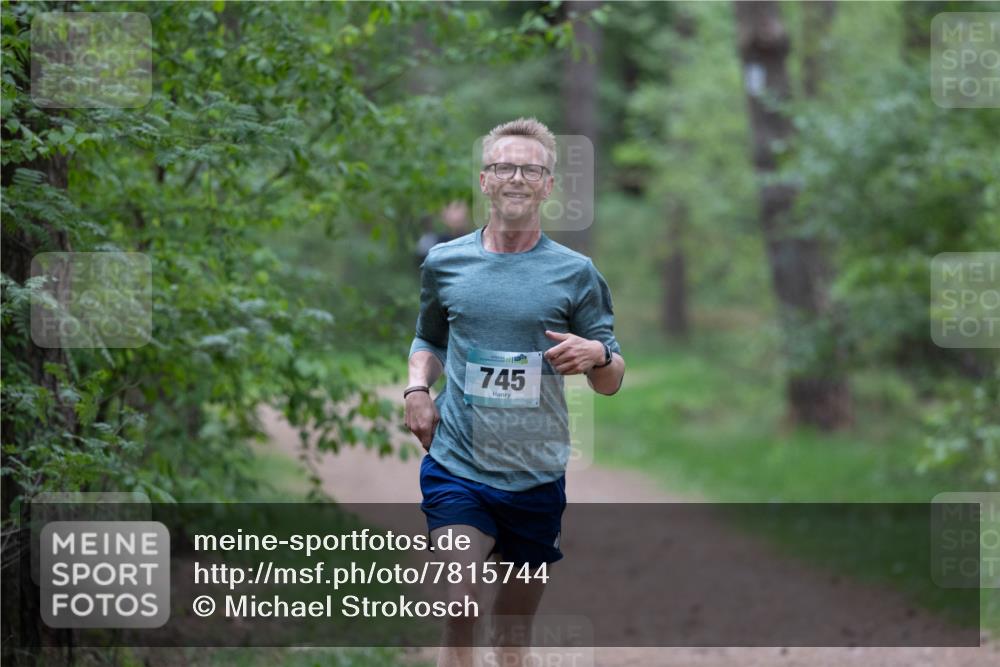 04.05.2025 - 8. Wedeler Halbmarathon Michael Strokosch http://msf.ph/oto/7815744 04.05.2025 10:34:35 Laufen 745 meine-sportfotos.de