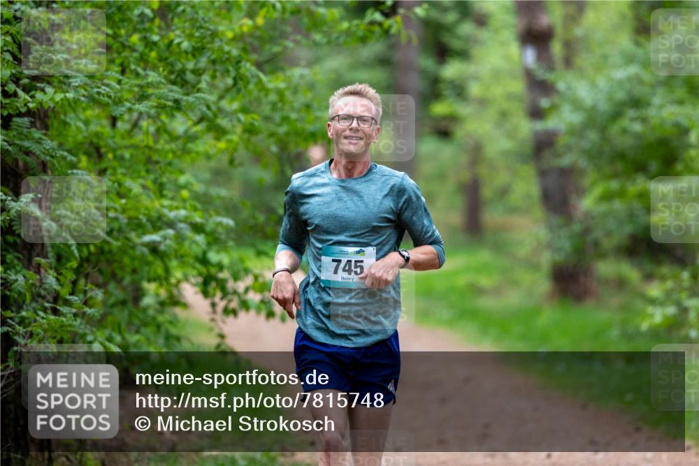 04.05.2025 - 8. Wedeler Halbmarathon Michael Strokosch http://msf.ph/oto/7815748 04.05.2025 10:34:35 Laufen 745 meine-sportfotos.de