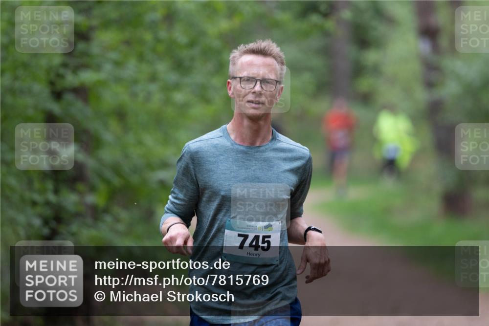 04.05.2025 - 8. Wedeler Halbmarathon Michael Strokosch http://msf.ph/oto/7815769 04.05.2025 10:34:38 Laufen 2, 36, 745 meine-sportfotos.de