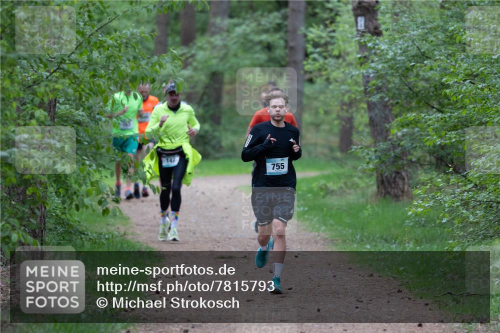 04.05.2025 - 8. Wedeler Halbmarathon Michael Strokosch http://msf.ph/oto/7815793 04.05.2025 10:34:53 Laufen 147, 755 meine-sportfotos.de