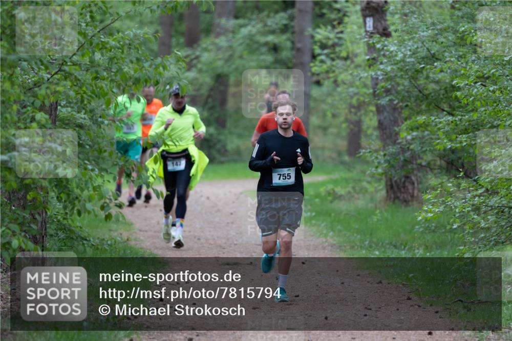 04.05.2025 - 8. Wedeler Halbmarathon Michael Strokosch http://msf.ph/oto/7815794 04.05.2025 10:34:53 Laufen 147, 755 meine-sportfotos.de