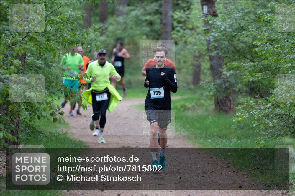 04.05.2025 - 8. Wedeler Halbmarathon Michael Strokosch http://msf.ph/oto/7815802 04.05.2025 10:34:54 Laufen 147, 755 meine-sportfotos.de