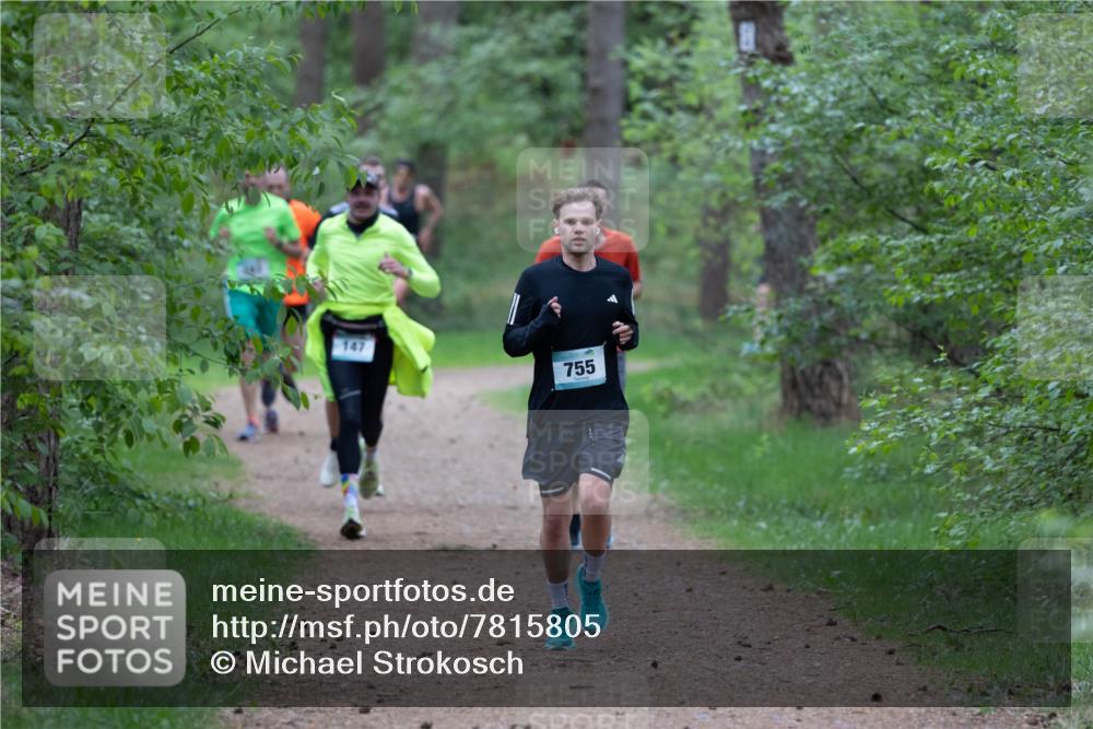 04.05.2025 - 8. Wedeler Halbmarathon Michael Strokosch http://msf.ph/oto/7815805 04.05.2025 10:34:54 Laufen 147, 755 meine-sportfotos.de