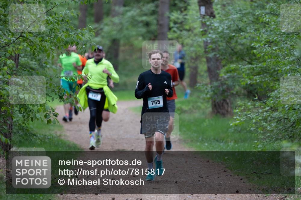 04.05.2025 - 8. Wedeler Halbmarathon Michael Strokosch http://msf.ph/oto/7815817 04.05.2025 10:34:55 Laufen 147, 755 meine-sportfotos.de
