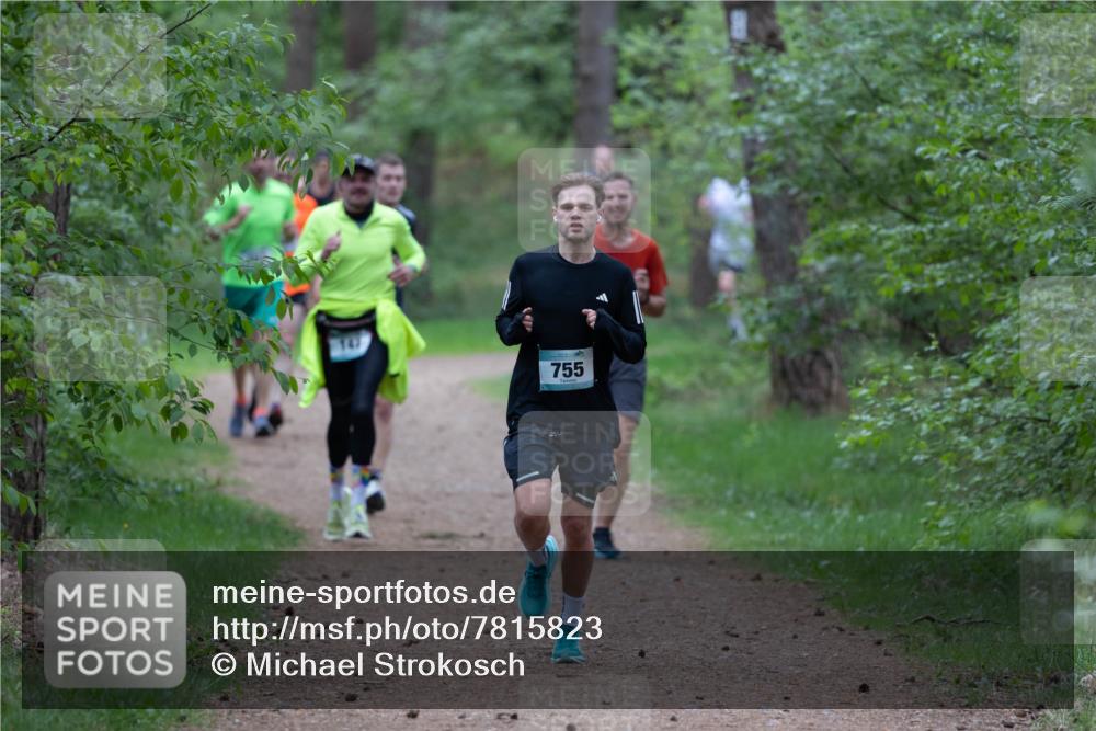 04.05.2025 - 8. Wedeler Halbmarathon Michael Strokosch http://msf.ph/oto/7815823 04.05.2025 10:34:55 Laufen 147, 755 meine-sportfotos.de