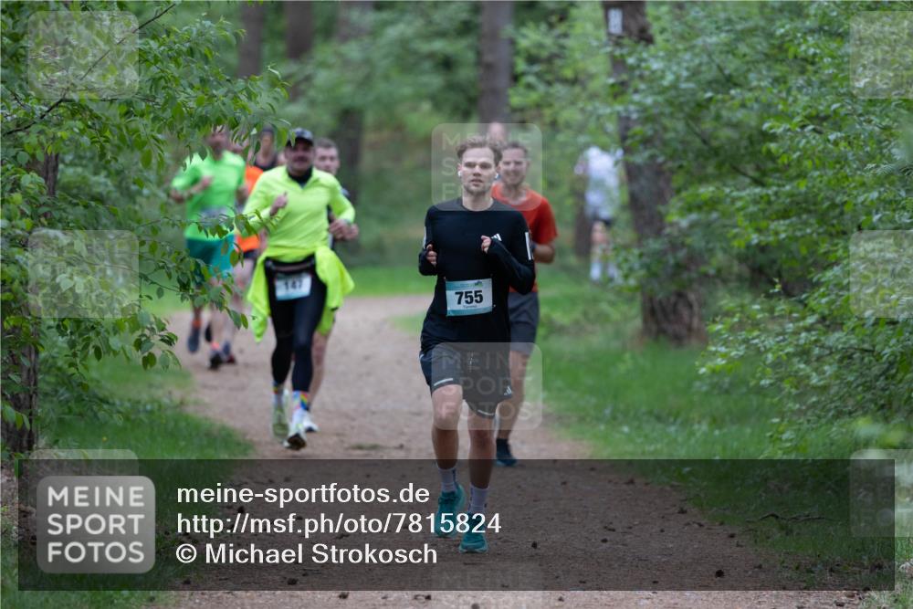 04.05.2025 - 8. Wedeler Halbmarathon Michael Strokosch http://msf.ph/oto/7815824 04.05.2025 10:34:55 Laufen 147, 755 meine-sportfotos.de