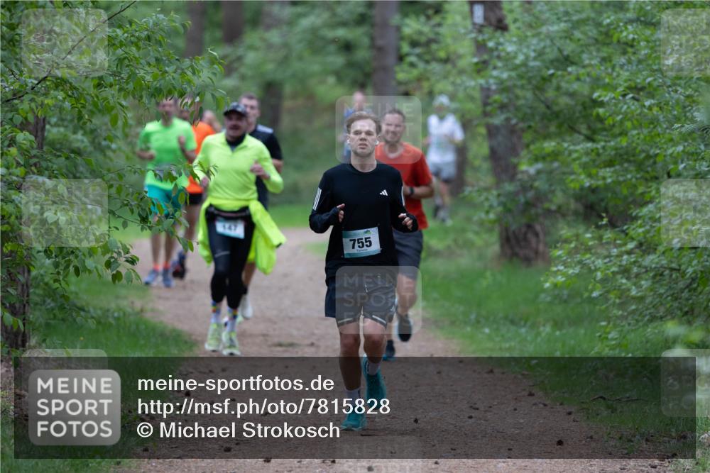 04.05.2025 - 8. Wedeler Halbmarathon Michael Strokosch http://msf.ph/oto/7815828 04.05.2025 10:34:55 Laufen 147, 755 meine-sportfotos.de