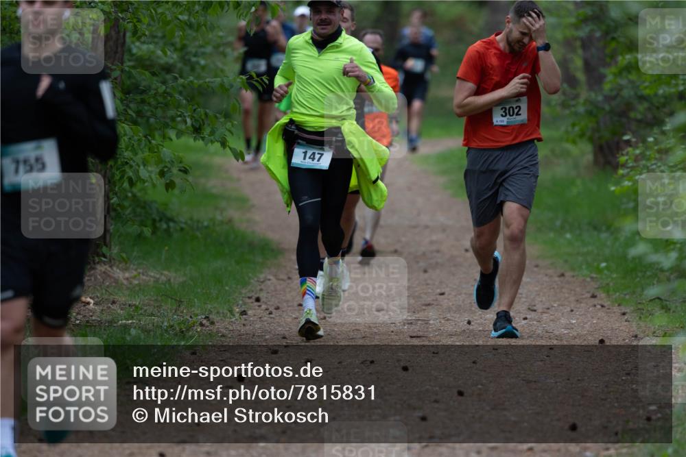 04.05.2025 - 8. Wedeler Halbmarathon Michael Strokosch http://msf.ph/oto/7815831 04.05.2025 10:35:01 Laufen 755, 147, 302 meine-sportfotos.de