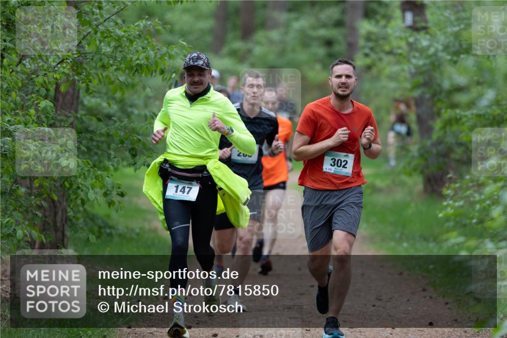 04.05.2025 - 8. Wedeler Halbmarathon Michael Strokosch http://msf.ph/oto/7815850 04.05.2025 10:35:03 Laufen 147, 302, 102 meine-sportfotos.de